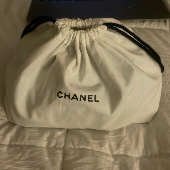 Chanel makeup  bag - Picture 3 of 3